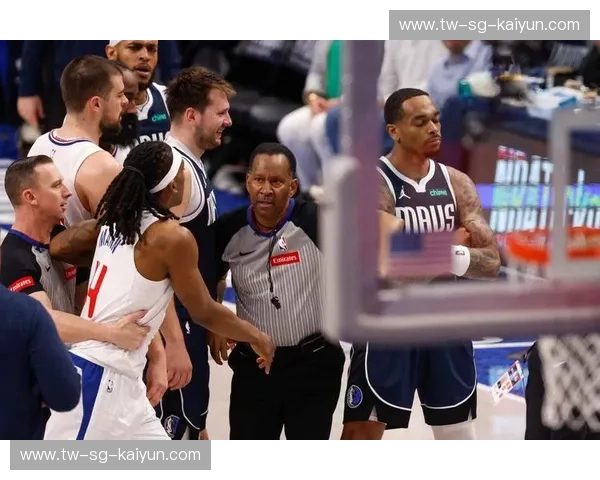 决战星城！小牛vs快船录像：一场荡气回肠的对决，见证巨星的诞生与荣耀的闪耀